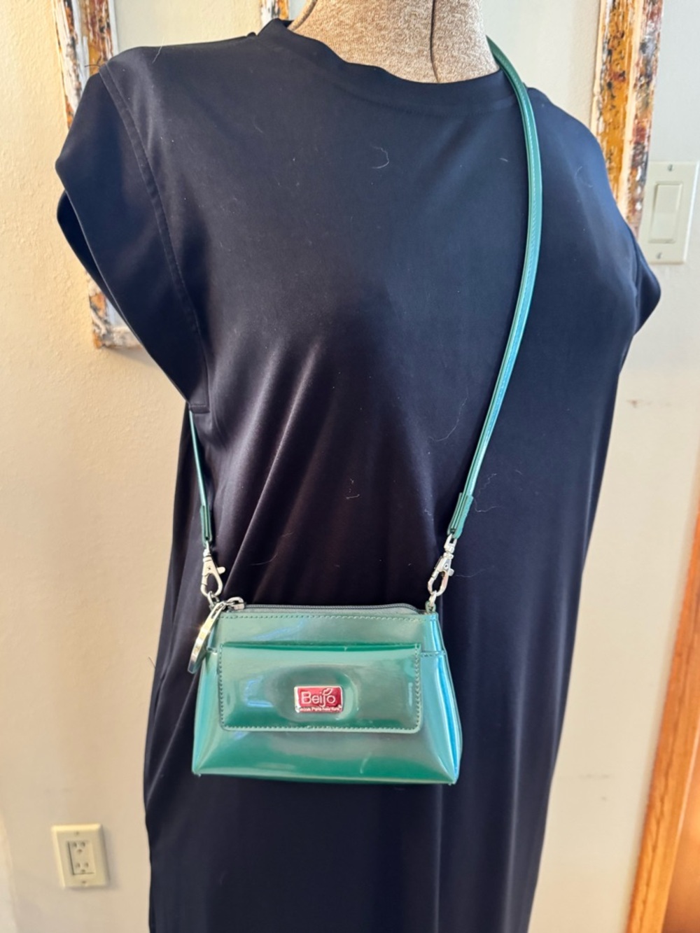 Beijo Pearl Teal Crossbody Mini
Purse